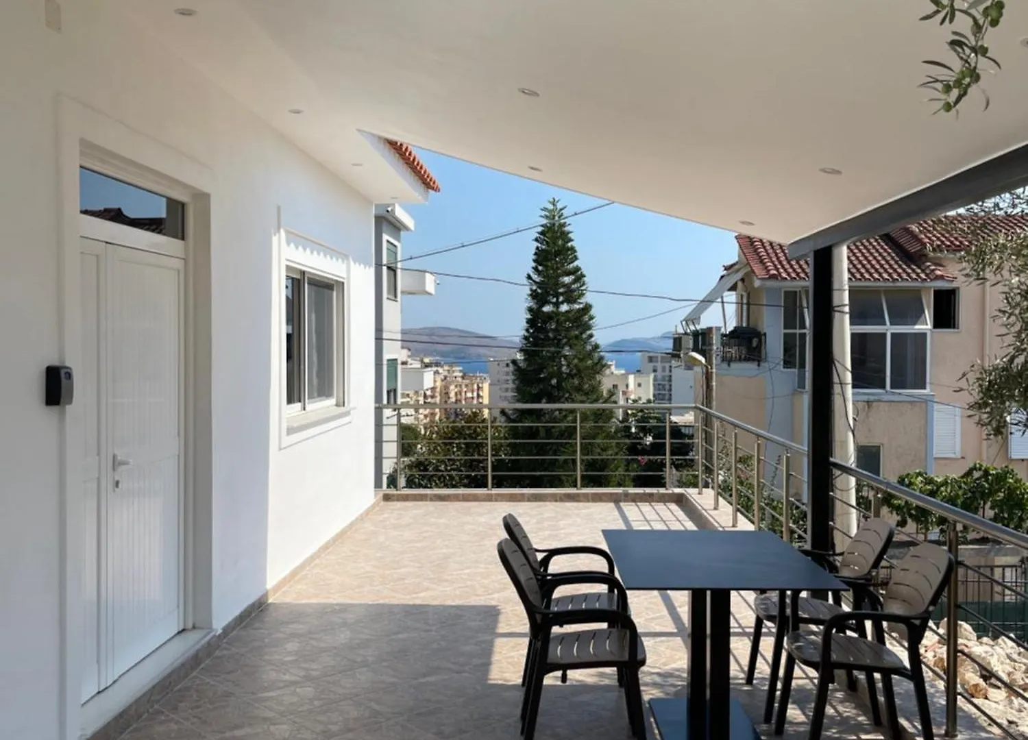 White House Dami Villa Sarande Holiday home